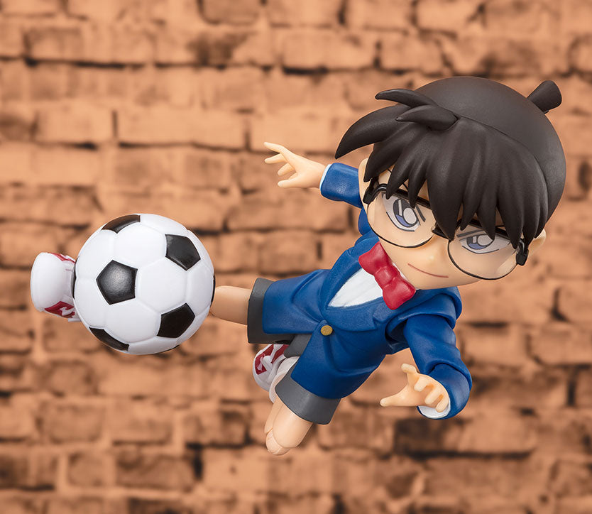 Detective Conan S.H.Figuarts Conan Edogawa (Resolution Edition) kicking soccer ball