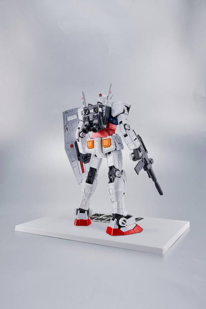 Pre Order RG RX-78-2 Gundam Okawara Kunio Exhibition Version - Bandai Hobby 1/144 Scale Real Grade Model Kit